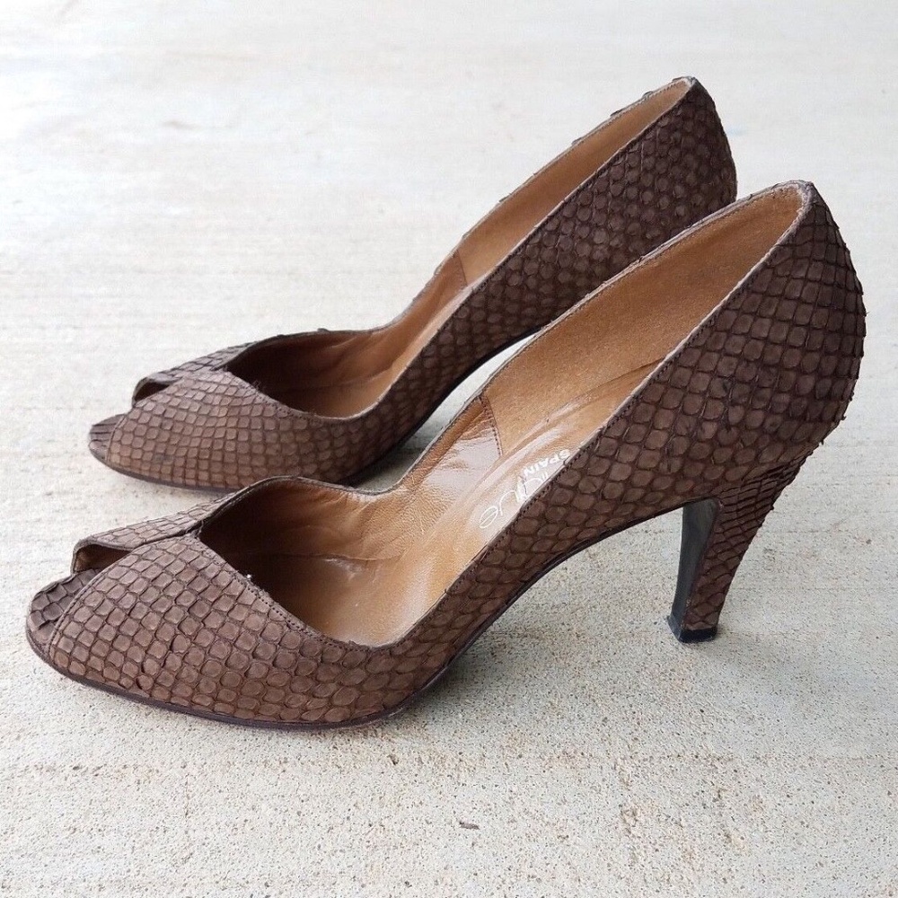 Vintage STUART WEITZMAN for MARTINIQUE Brown Snakeskin Leather Pumps Size 8 AAA